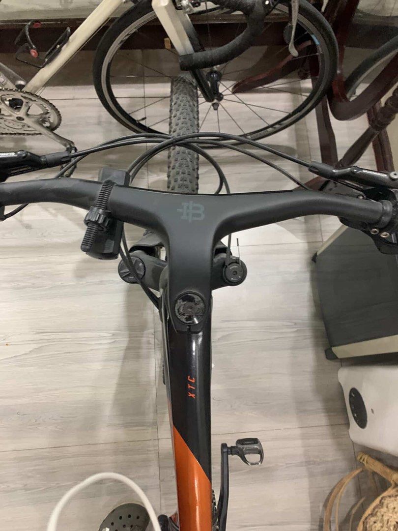 Giant XTC Carbon Frame Mountain Bike (Category: Bicycles) located in Bocaue. Submitted by fku03 (Listing ID 1403371611, Image 2). Description: Giant XTC carbon frame mountain bike. Features Shimano SLX groupset, Shimano MT-501 brakeset, and Truvativ Stylo race seatpost. Includes Fizik Antares saddle, Blackinc handle bar, and Giant XTC wheelset. Equipped with Maxxis Rekon Race tubeless tires..