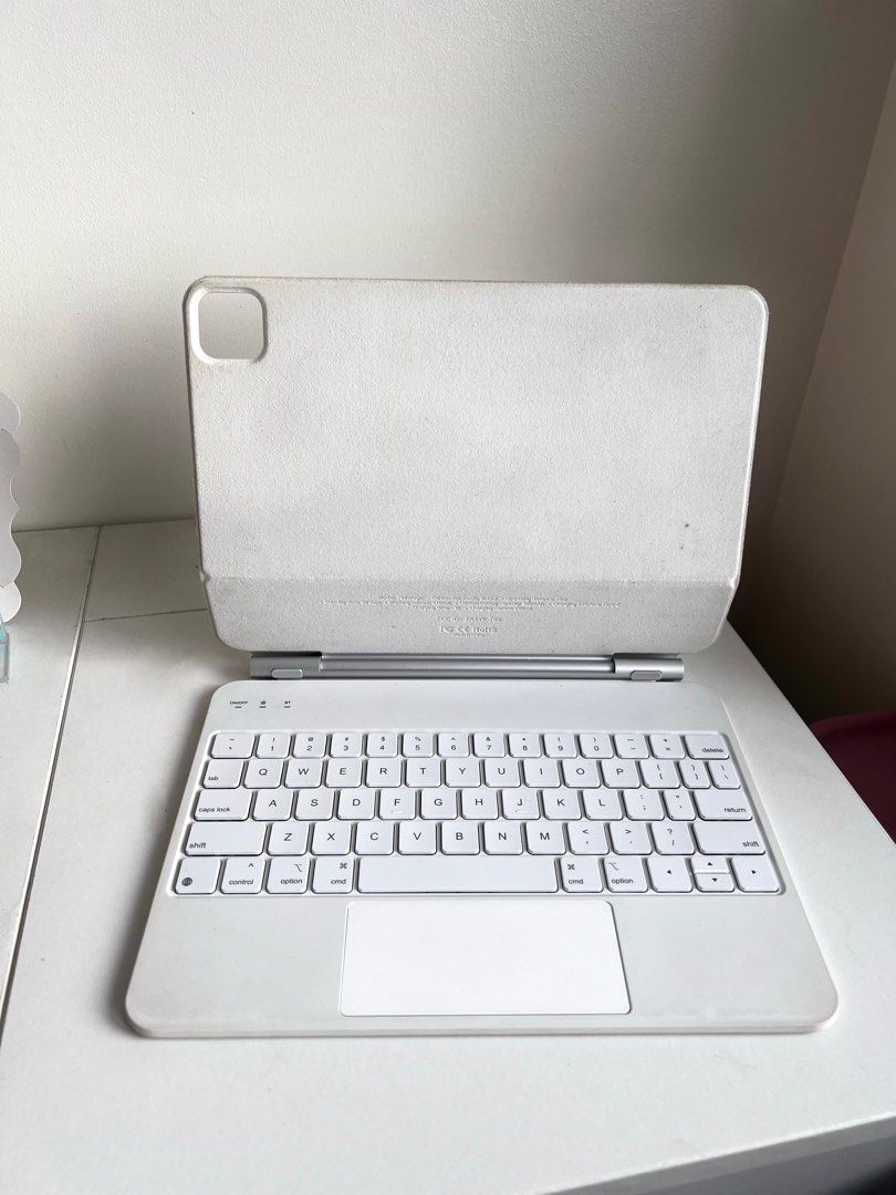 GOOJODOQ Magic Keyboard for Ipad Air 5 (Category: Laptops & Notebooks) located in Lemery. Submitted by castoffs_ (Listing ID 1403404807, Image 1). Description: .