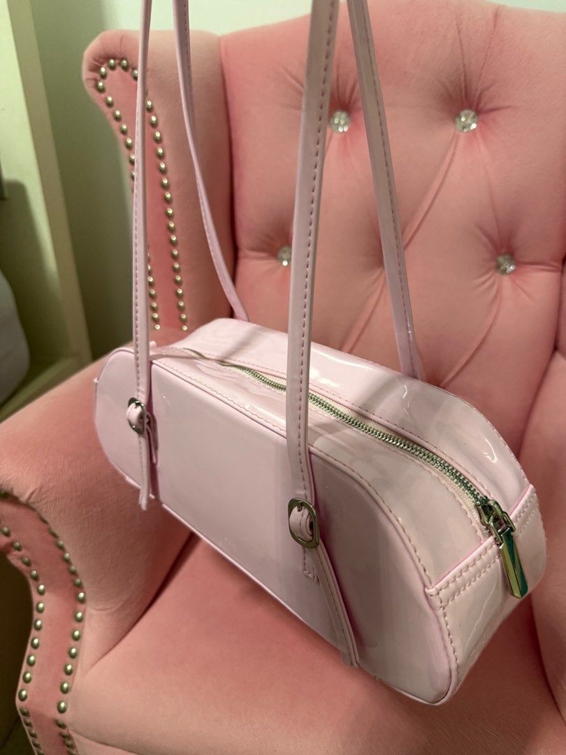 Gvn pink bag (Category: Shoulder Bags) located in Manila. Submitted by colleenfay67594 (Listing ID 1403359647, Image 3). Description: Very new, used twice, very good deal Only bag available, no dust bag. But look at the bag very new..