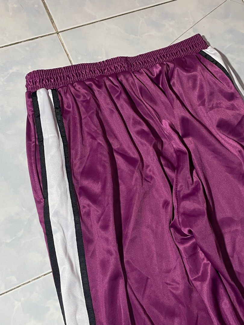 Haikyuu! Shiratorizawa tracksuit (Category: Activewear) located in Makati City. Submitted by berto01 (Listing ID 1403400923, Image 3). Description: Pair Shiratorizawa tracksuit from Haikyuu! dimes: pants 23x39 and then leghole is 10inches jacket 19x30 sleeve length is 25 inches Negotiable! ❤️.