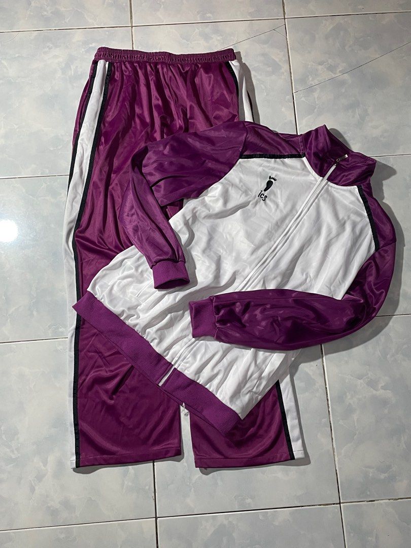 Haikyuu! Shiratorizawa tracksuit (Category: Activewear) located in Makati City. Submitted by berto01 (Listing ID 1403400923, Image 2). Description: Pair Shiratorizawa tracksuit from Haikyuu! dimes: pants 23x39 and then leghole is 10inches jacket 19x30 sleeve length is 25 inches Negotiable! ❤️.