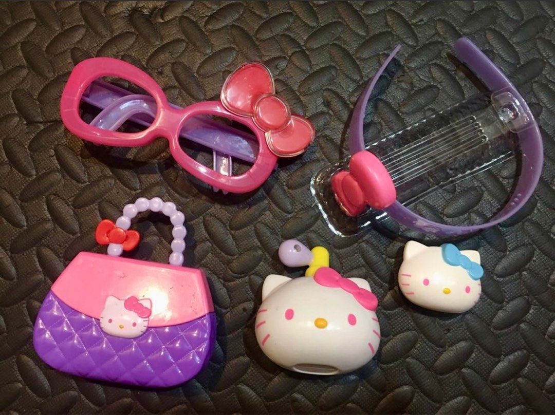 HELLO KITTY set mcdo collection 2018 (Category: Character Goods) located in Quezon City. Submitted by walmart28 (Listing ID 168341583, Image 3). Description: HELLO KITTY 2018 mcdo collection Complete set Collectible Qc area Mit up qc Contact no. 09209560528 495 PHP SALE.