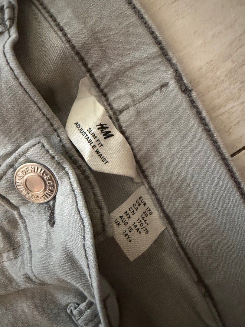 H&M Slim Fit Jeans - Gray (Category: Jeans) located in Makati City. Submitted by team_maxvin (Listing ID 1403251695, Image 2). Description: .