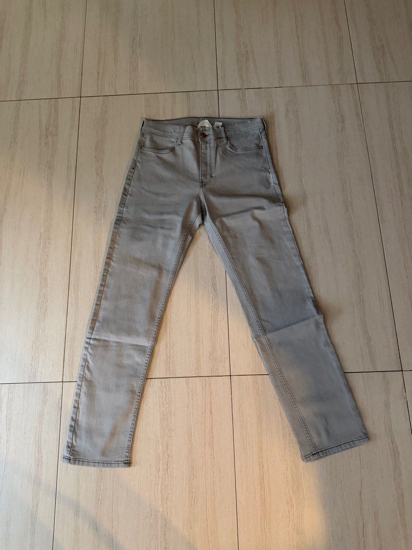 H&M Slim Fit Jeans - Gray (Category: Jeans) located in Makati City. Submitted by team_maxvin (Listing ID 1403251695, Image 1). Description: .