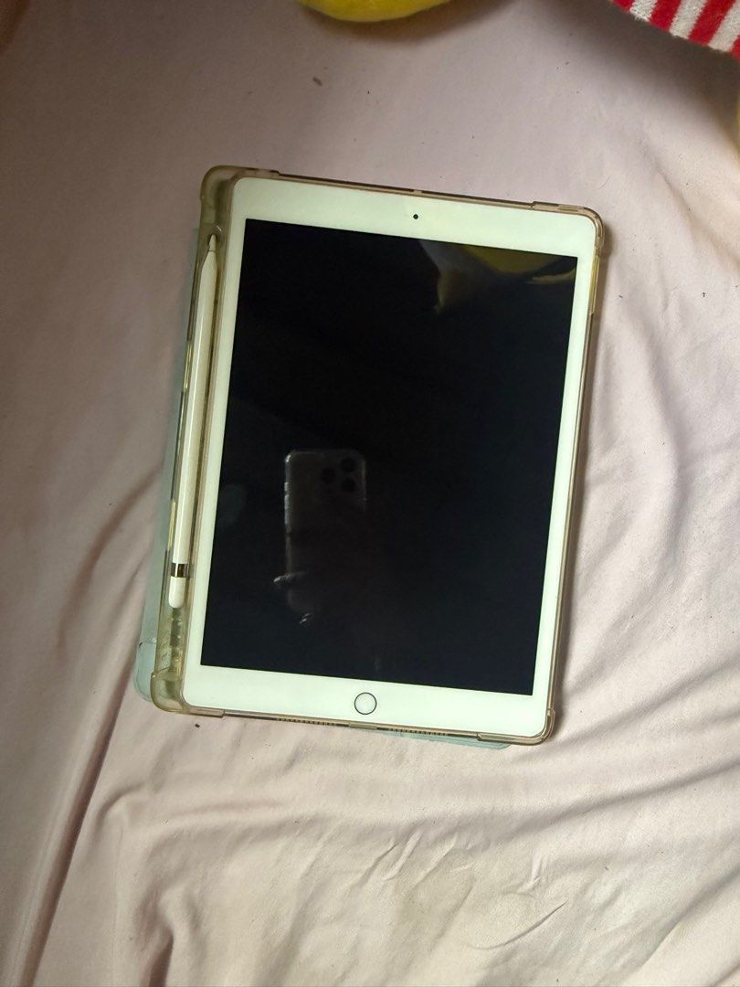 iPad 7th gen 32gb with Pencil (Category: iPad) located in Manila. Submitted by jillyeennnnn (Listing ID 1403238091, Image 2). Description: selling my iPad 7th gen with Apple Pencil — 32gb — bought this at powermac moa last 2021 (no more warranty) — has a dent and chip off paint at the lower right side — minimal chip off paint on the lower left side (rest assured that dents does not affect performance) — with iPad box and Apple Pencil box, no char