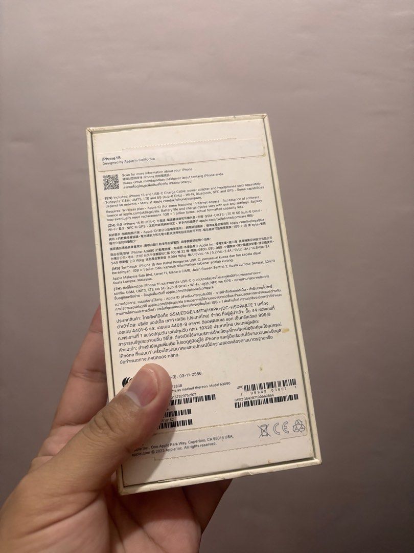 iphone 15 box only (Category: iPhone 15 Series) located in Taguig. Submitted by lgabiana (Listing ID 1403265095, Image 3). Description: .