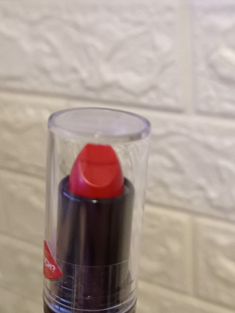 L.A. Colors Jelly Much Lipstick (Category: Makeup) located in Rodriguez. Submitted by applepink07 (Listing ID 1403374407, Image 2). Description: for free when you buy any Victoria Secret - Authentic L.A. Colors Jelly Much Lipstick - Shade: Vibrant Red - New and Unused - Weight: 0.13 oz (3.8g) - Black tube with clear cap bought from San Francisco US best Christmas gift gift for wife gift for her.