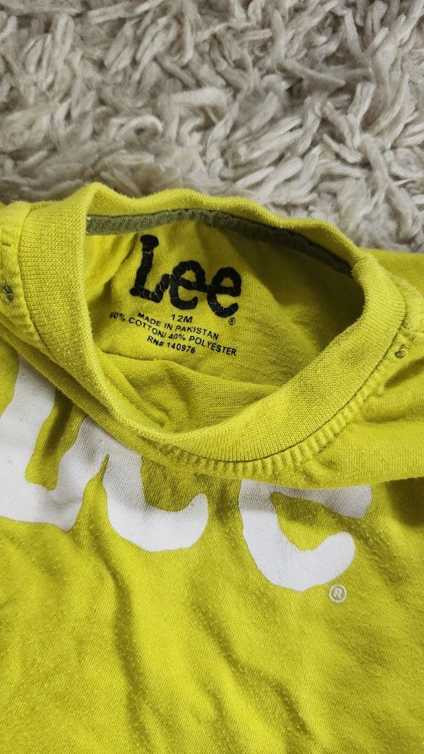 Lee Baby Outfit - 12M (Category: Babies & Kids Fashion) located in Muntinlupa City. Submitted by 7tablespoons (Listing ID 1403237797, Image 2). Description: - Lee baby outfit - Includes yellow t-shirt (size 12M) and green shorts - Made from a comfortable cotton-polyester blend - Ideal for everyday wear.