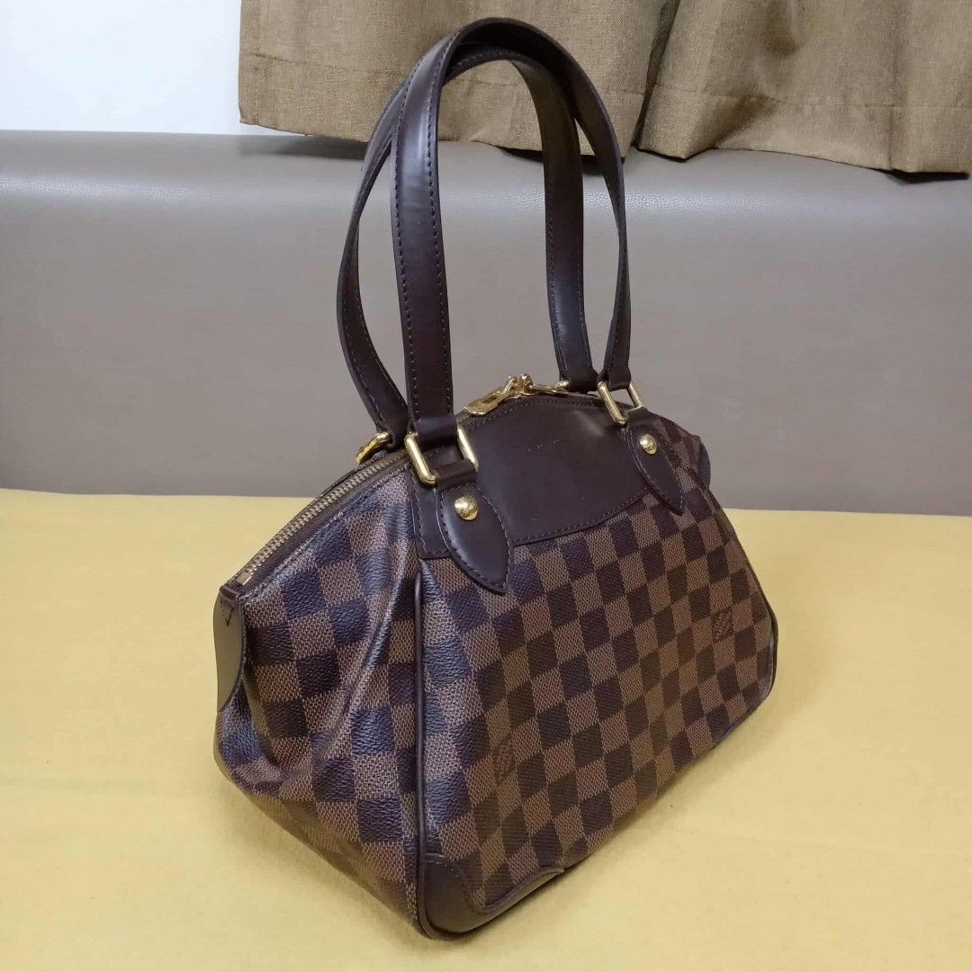 Louis Vuitton Damier Ebene Verona PM (Category: Luxury Bags & Wallets) located in Taguig. Submitted by esa.agustin (Listing ID 1403381429, Image 2). Description: Original Louis Vuitton Damier Ebene Verona PM. With hangtag, carecards, lock and key. Made in France..