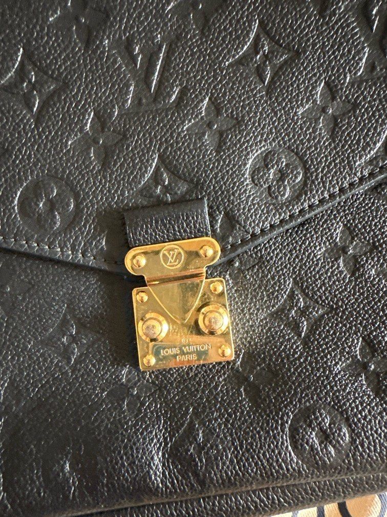 LV Metis (Category: Luxury Bags & Wallets) located in Pasig City. Submitted by editedfinds.ph (Listing ID 1403273083, Image 2). Description: .