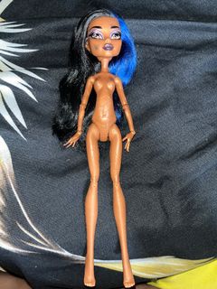 (Category: ) located in . Submitted by monsterhigh332 (Listing ID 1403261135, Image 1). Description: .