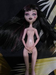 (Category: ) located in . Submitted by monsterhigh332 (Listing ID 1403261101, Image 1). Description: .