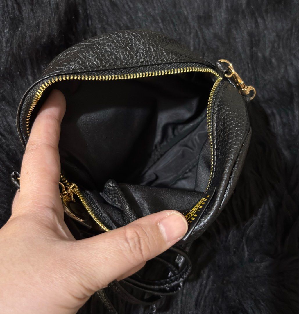 New Bobbi Brown x Pacman Sling (Category: Tote Bags) located in Paranaque City. Submitted by dalle_closet (Listing ID 1403287020, Image 3). Description: New without tag Size: 5.5 x 5.5 inches Bobbi brown x pacman collaboration .