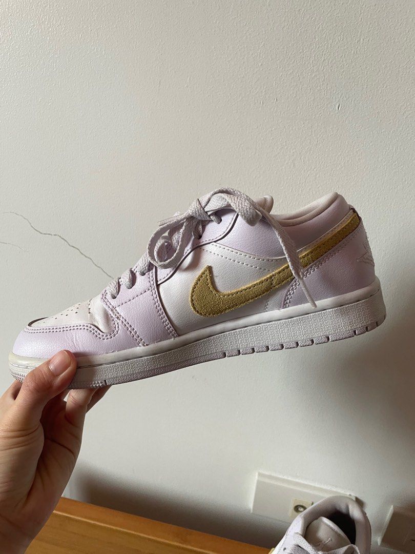 Nike Air Jordan 1 Low (Category: Sneakers) located in Cebu City. Submitted by declutter101_ (Listing ID 1403308562, Image 2). Description: Barely Used Slight to minimal discoloration PRICE STILL NEGOTIABLE!!.