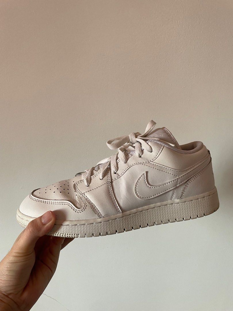 Nike Air Jordan 1 Low White (Category: Sneakers) located in Cebu City. Submitted by declutter101_ (Listing ID 1403311342, Image 2). Description: KIDS SIZE 7y Slighty used Minimal discoloration.