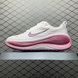 (Category: ) located in . Submitted by outlet.sneaker.shop (Listing ID 1403245554, Image 1). Description: .