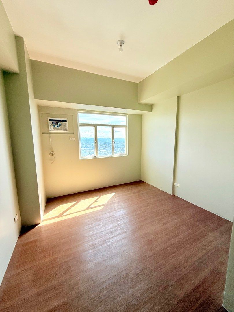 No lumpsum downpayment - studio unit (Category: Apartments & Condos) located in Manila. Submitted by romadvill95636 (Listing ID 1403363494, Image 3). Description: Studio unit 22sqm. Great view. Amenities include swimming pool, study room in the common area, and a gym. Prime location across Ateneo. Good investment to lease in a high deman area surrounded by schools and offices. Starbucks in the building. Marketplace and Supermarket. Unit semi-furn