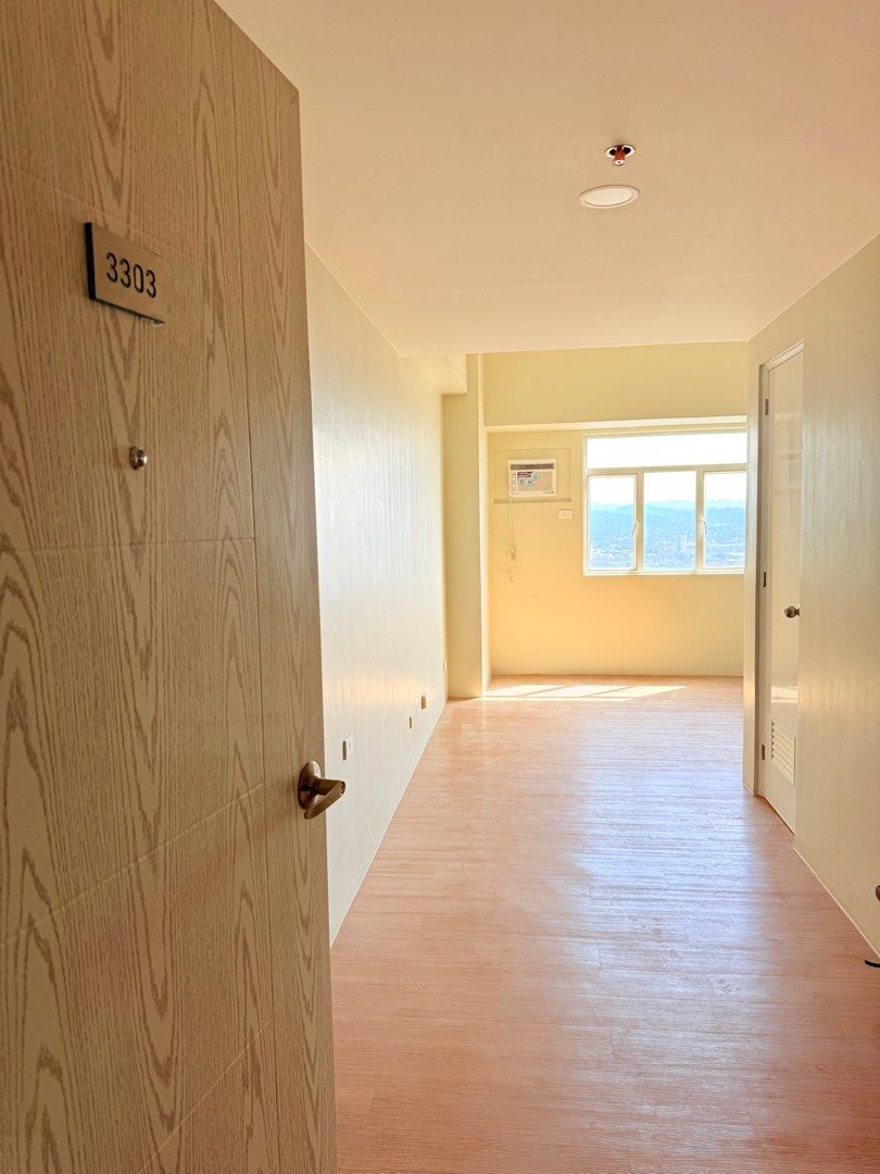 No lumpsum downpayment - studio unit (Category: Apartments & Condos) located in Manila. Submitted by romadvill95636 (Listing ID 1403363494, Image 1). Description: Studio unit 22sqm. Great view. Amenities include swimming pool, study room in the common area, and a gym. Prime location across Ateneo. Good investment to lease in a high deman area surrounded by schools and offices. Starbucks in the building. Marketplace and Supermarket. Unit semi-furn