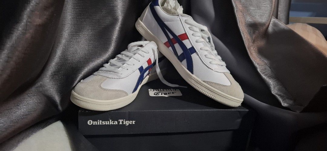 Onitsuka Tiger Mexico 66 Sneakers (Category: Sneakers) located in Singapore. Submitted by elozpeople (Listing ID 1403402955, Image 1). Description: size US11 box abit dented but never worn before.