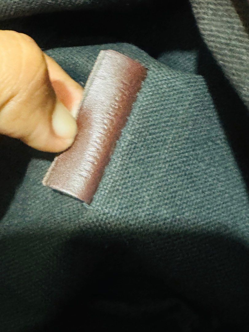 Original preloved Burberry Haymarket (Category: Luxury Bags & Wallets) located in Manila. Submitted by nylan1227 (Listing ID 1403403308, Image 3). Description: In good condition Signs of wear on handle.