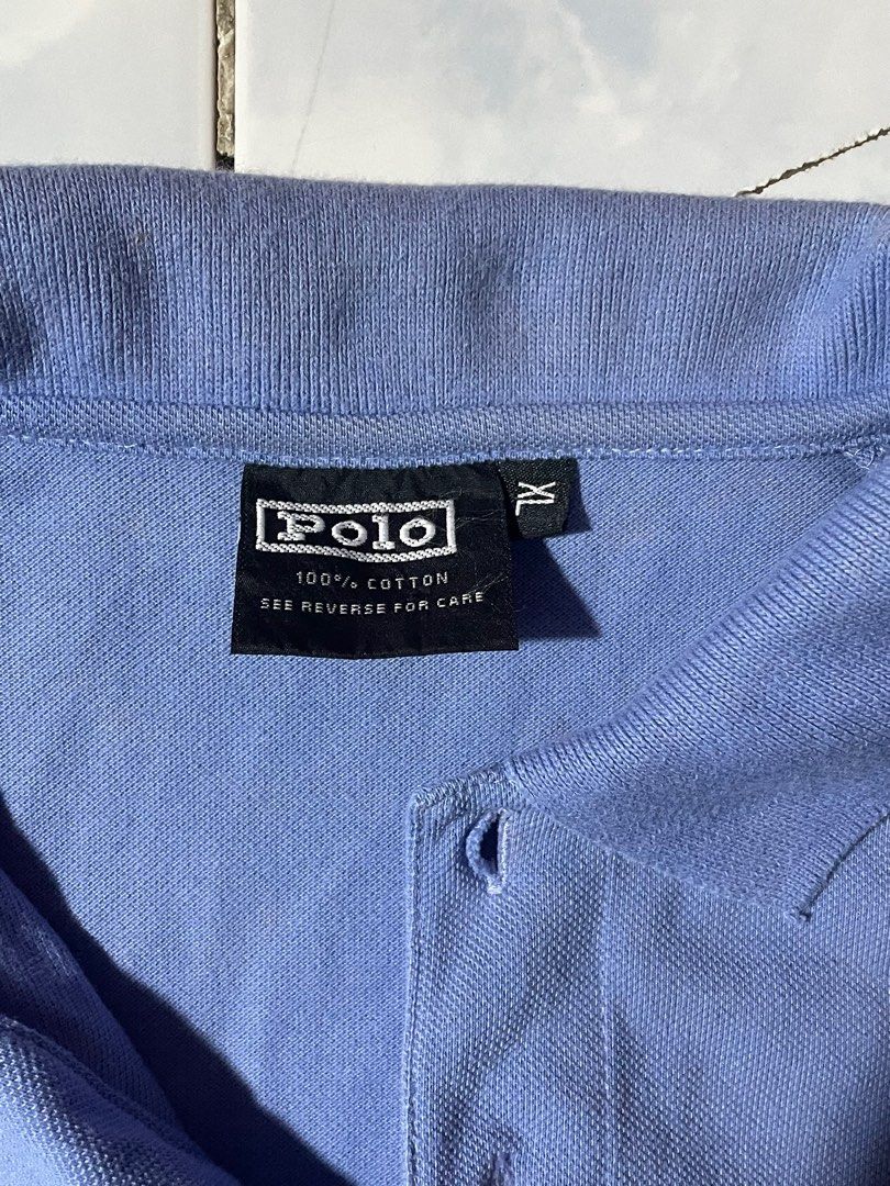 Polo (with issue) (Category: Tshirts & Polo Shirts ) located in Makati City. Submitted by berto01 (Listing ID 1403400431, Image 2). Description: polo dimes 20x28 may mag mantsa natago ng matagal sa cabinet not sure if kaya pa matanggal or madaan sa jobus.