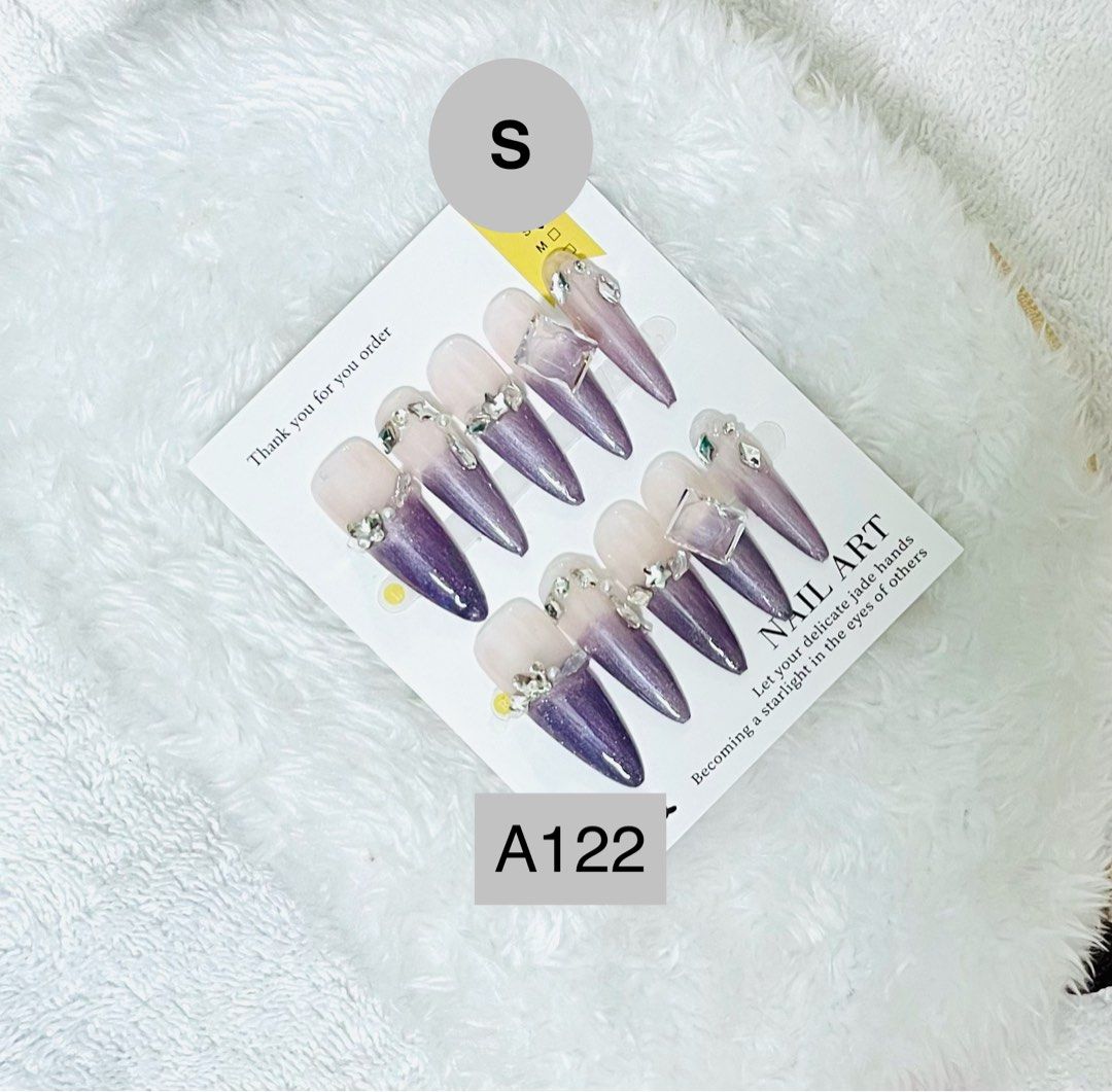 Press on nails (Long) (Category: Hands & Nails) located in Singapore. Submitted by kittykii (Listing ID 1403416708, Image 2). Description: All handcrafted with dedication. Only one set each Free 4 pcs set tools Mailing: $2.50 Strictly no refund .