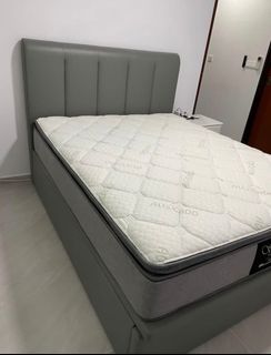 (Category: ) located in . Submitted by dealitcheap (Listing ID 1403385949, Image 1). Description: .