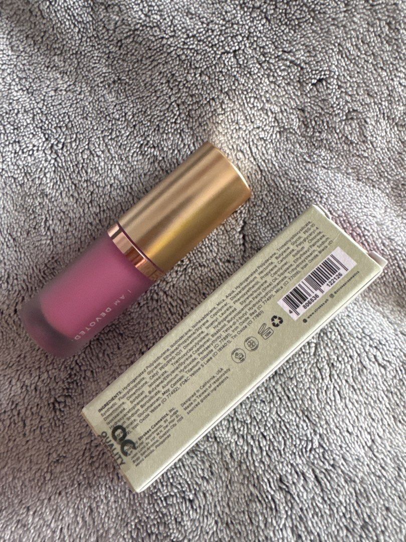 Strokes Beauty Lab Dear Blush in Babe (Category: Makeup) located in Caloocan City. Submitted by msgemini0618 (Listing ID 1403244303, Image 3). Description: - Strokes Beauty Lab Dear Blush in 'Babe' shade. - Radiant finish liquid blush. - Includes original box. - Frosted glass bottle with gold cap. - Net weight: 4.4 ml / 0.149 fl oz. Unused. Only the box was opened so I can take a picture of it. Tube itself was not opened.