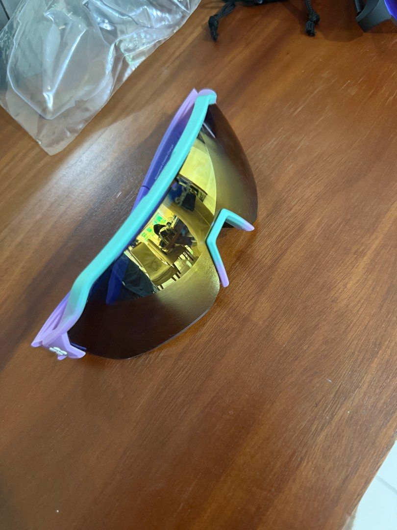 Sun God shades (Category: Sunglasses & Eyewear) located in Muntinlupa City. Submitted by jessimba (Listing ID 1403382866, Image 2). Description: Used once.