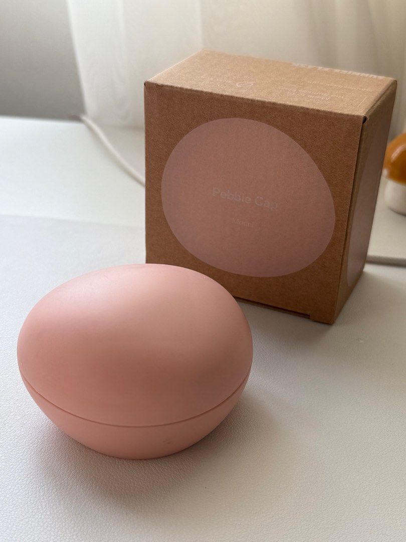 Sunnies Flask Pebble Cap (Category: Water Bottles & Tumblers) located in Pasig City. Submitted by roadtominimalism09 (Listing ID 1403307337, Image 1). Description: Sunnies Flask Pebble Cap, no flaws just changed the color scheme of my flask. .