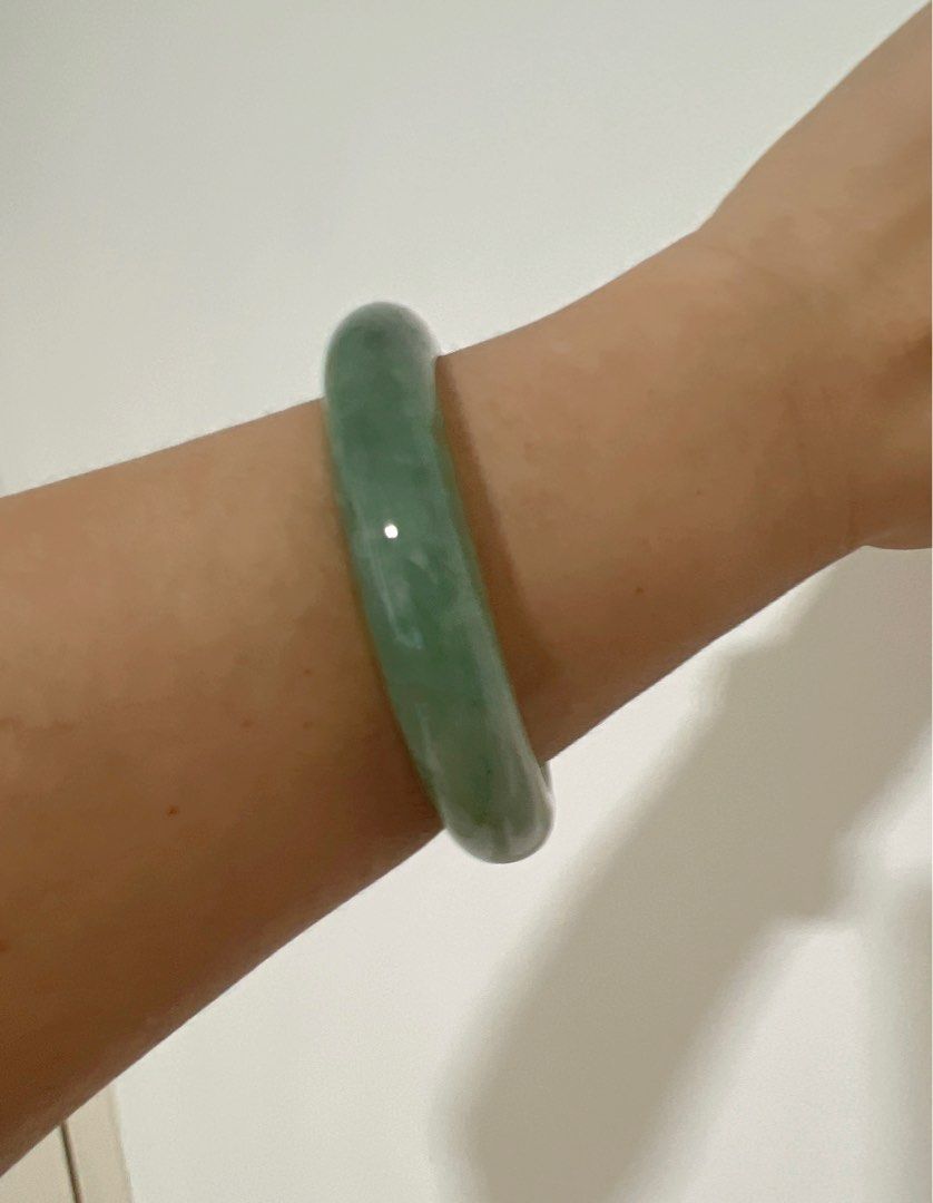 Translucent Jade Bangle Type-A (Category: Body Jewelry) located in Singapore. Submitted by juliapan2017 (Listing ID 1403400541, Image 1). Description: Natural A Jade Bangle from Myanmar Translucent Green Jade bangle, flawless, no defect Bangle size: 56mm Comes with certificate Meet at Sembawang MRT.