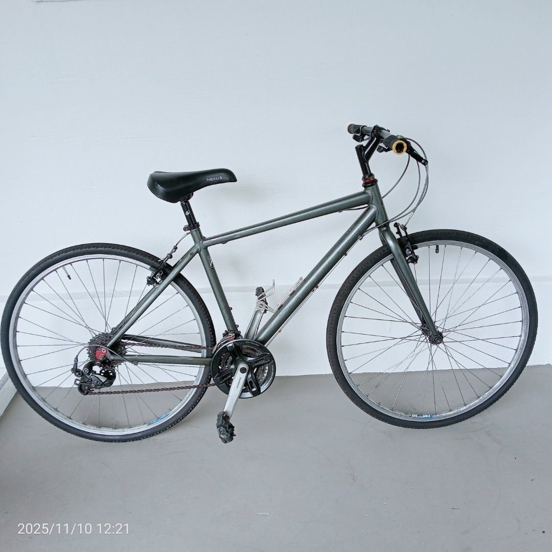 UK Hybrid and city bike Ridgeback Motion Metro bicycle 700c, Sports ...