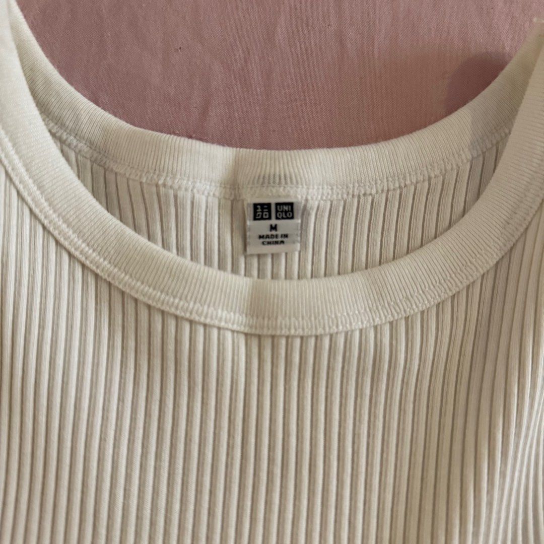 UNIQLO Ribbed Tank Top (Category: Sleeveless) located in Quezon City. Submitted by breadjinnies (Listing ID 1403270669, Image 2). Description: - good as new.
