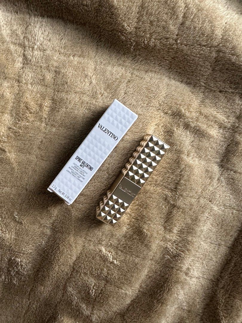 Valentino Spike Matte Lipstick - 415R (Category: Makeup) located in Muntinlupa City. Submitted by pushpop02 (Listing ID 1403319111, Image 1). Description: Valentino Spike Matte Lipstick in shade 415R. The lipstick comes with its original packaging. Brand new not swatched Mall price 6700k My price 3500 Brand new not swatched.