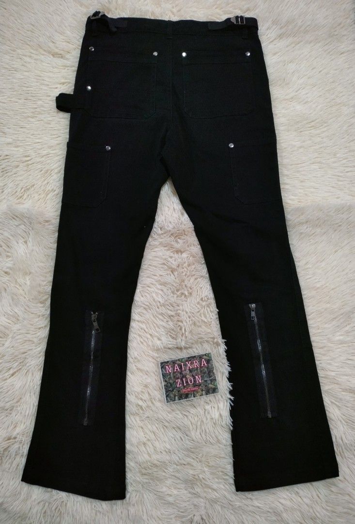 VUJA DE CARPENTER DKNEE FLARED PANTS (Category: Jeans) located in Manila. Submitted by naixrazion199x (Listing ID 1403236801, Image 2). Description: VUJA DE CARPENTER DKNEE 1050+sf size 30 no issue pwede vouch or vcall para safe 📍bataan Made in Japan.