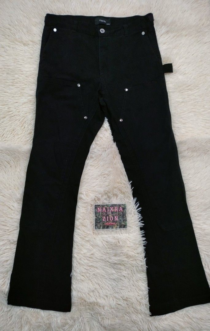 VUJA DE CARPENTER DKNEE FLARED PANTS (Category: Jeans) located in Manila. Submitted by naixrazion199x (Listing ID 1403236801, Image 1). Description: VUJA DE CARPENTER DKNEE 1050+sf size 30 no issue pwede vouch or vcall para safe 📍bataan Made in Japan.