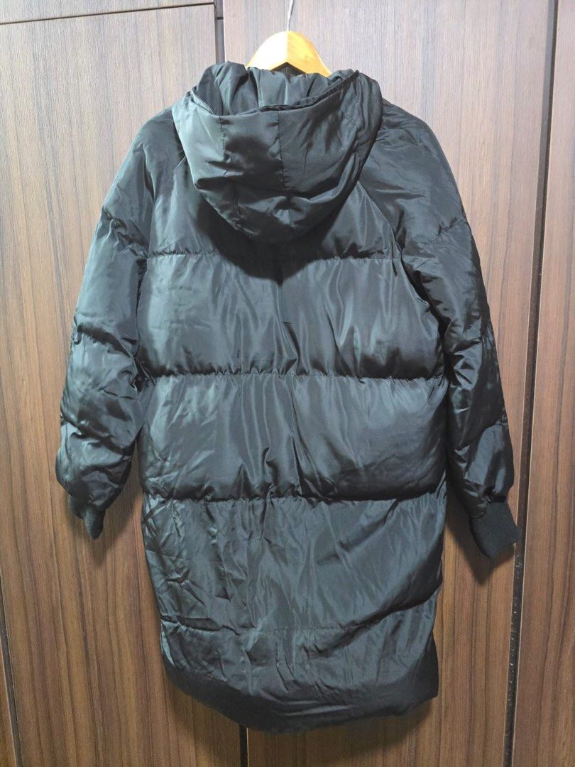 Winter Jacket (Category: Coats, Jackets and Outerwear) located in Singapore. Submitted by goodgamer101 (Listing ID 1403405513, Image 2). Description: .