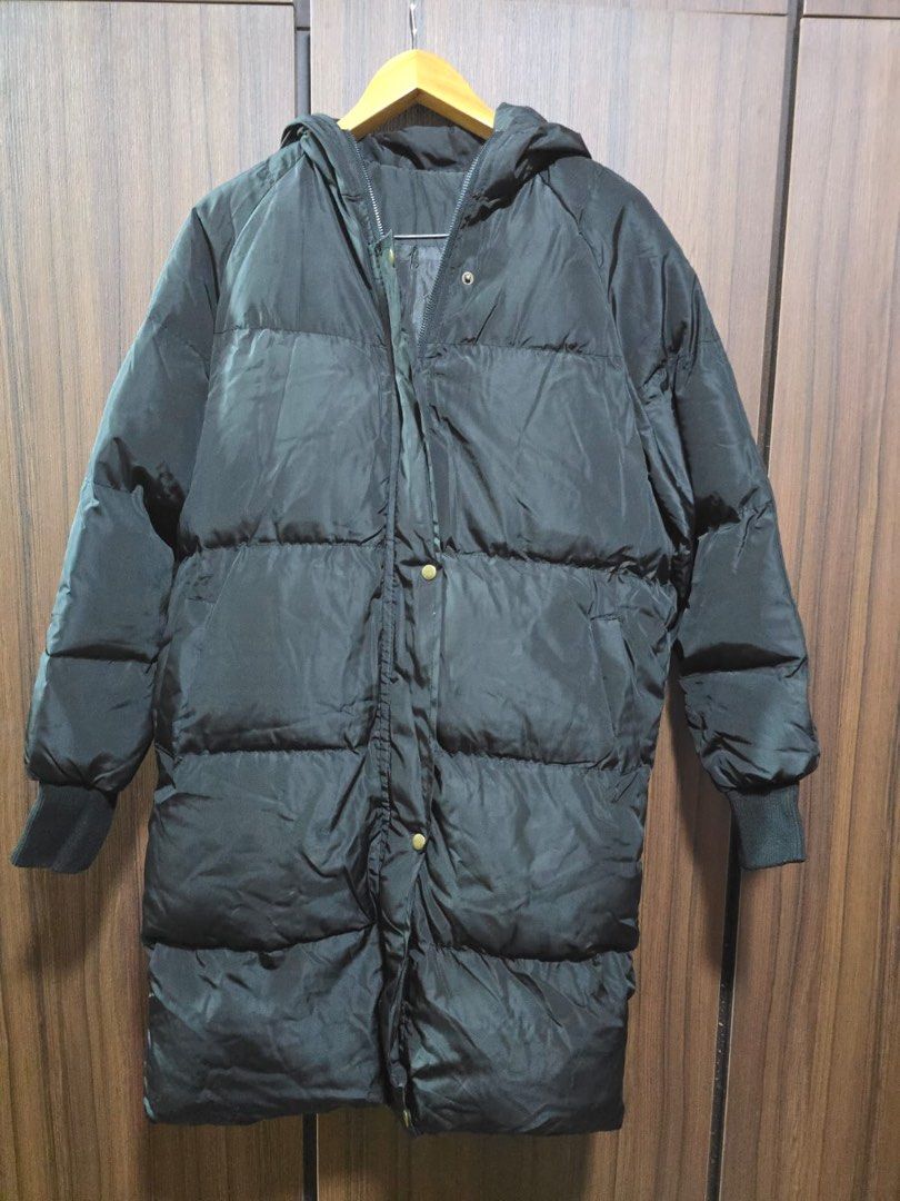 Winter Jacket (Category: Coats, Jackets and Outerwear) located in Singapore. Submitted by goodgamer101 (Listing ID 1403405513, Image 1). Description: .