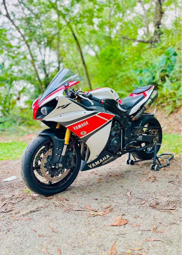 Yamaha R1 50th Anniversary Edition, Motorbikes on Carousell