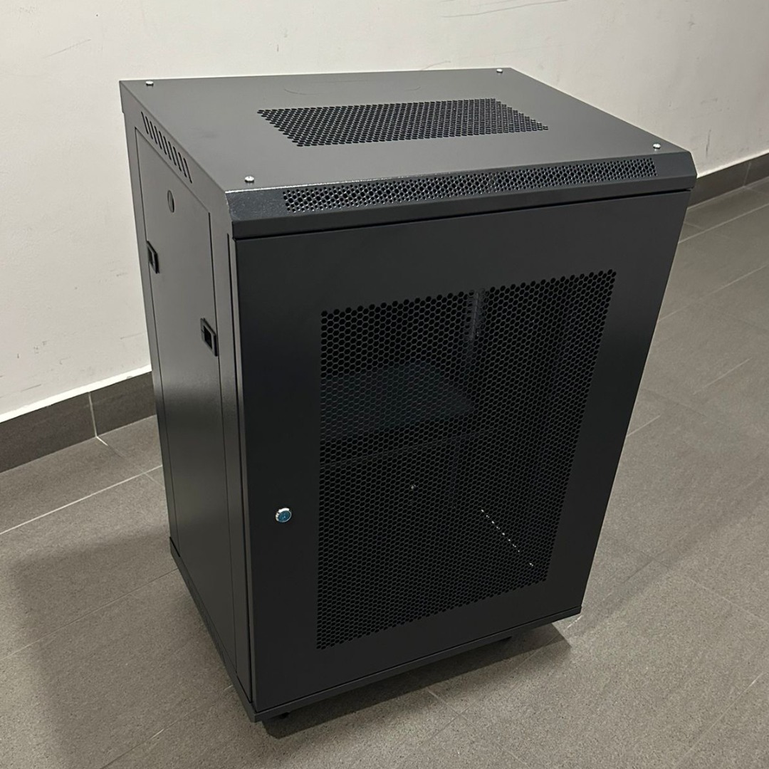 15U 18U 22U SPEEDSMOUNT server Mobile rack with honey-comb door ...