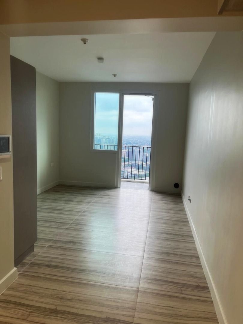 Studio Unit at Maple Tower, Verdant Towers (Category: Apartments & Condos) located in Manila. Submitted by luigi-09209064984 (Listing ID 1403602220, Image 2). Description: 🌿 FOR RENT: STUDIO Unit at Maple Tower, Verdant Towers 📍 Location: Maple Tower, Verdant Towers Ortigas East Pasig 🏙️ Unit Details: ✨ Studio Unit | 35 sqm 🌆 High-Floor with great city view 🛠️ Improved / Upgraded Unit ❄️ Split-Type Air Conditioner installed 💧 Water Heater i