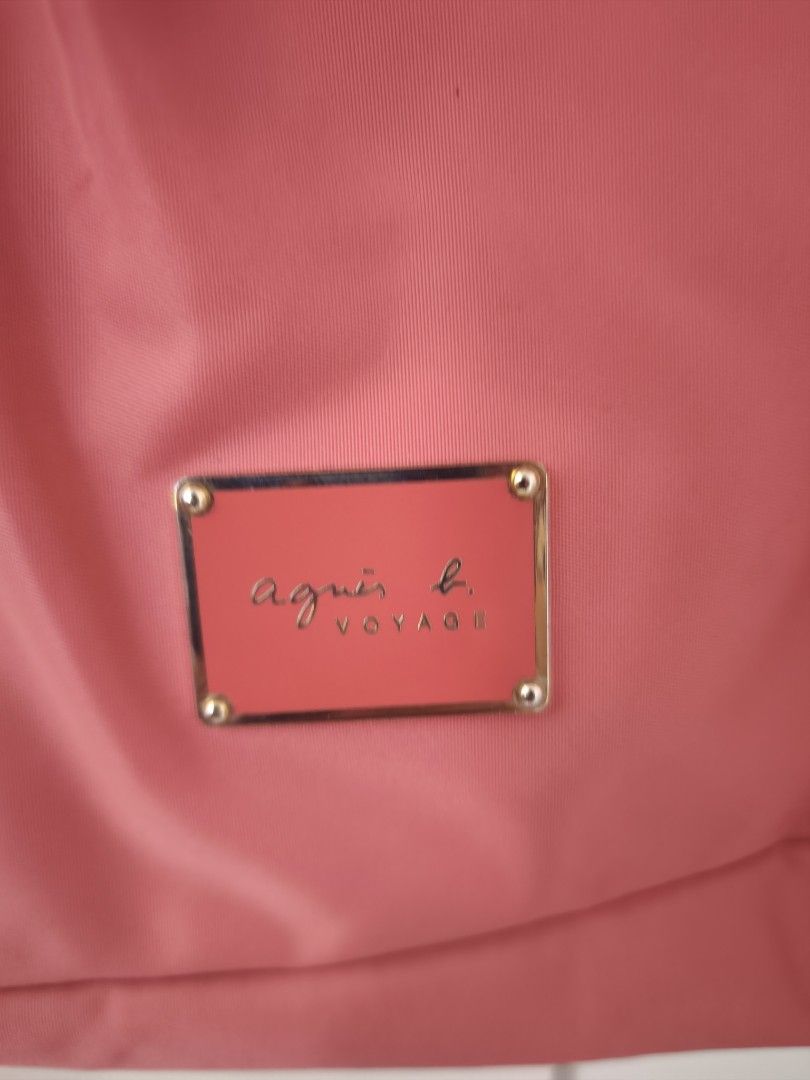 Agnes B. Voyage Tote Bag (Category: Tote Bags) located in Pasig City. Submitted by ruthreyes11 (Listing ID 1403507279, Image 2). Description: Agnes B Voyage 2nd hand bag. very much okay aside from the tuklap sa linings. nainitan nung ginamit ko sa beach.