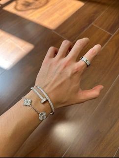 (Category: ) located in . Submitted by japanandsingaporeluxepreloved (Listing ID 1403536086, Image 1). Description: .