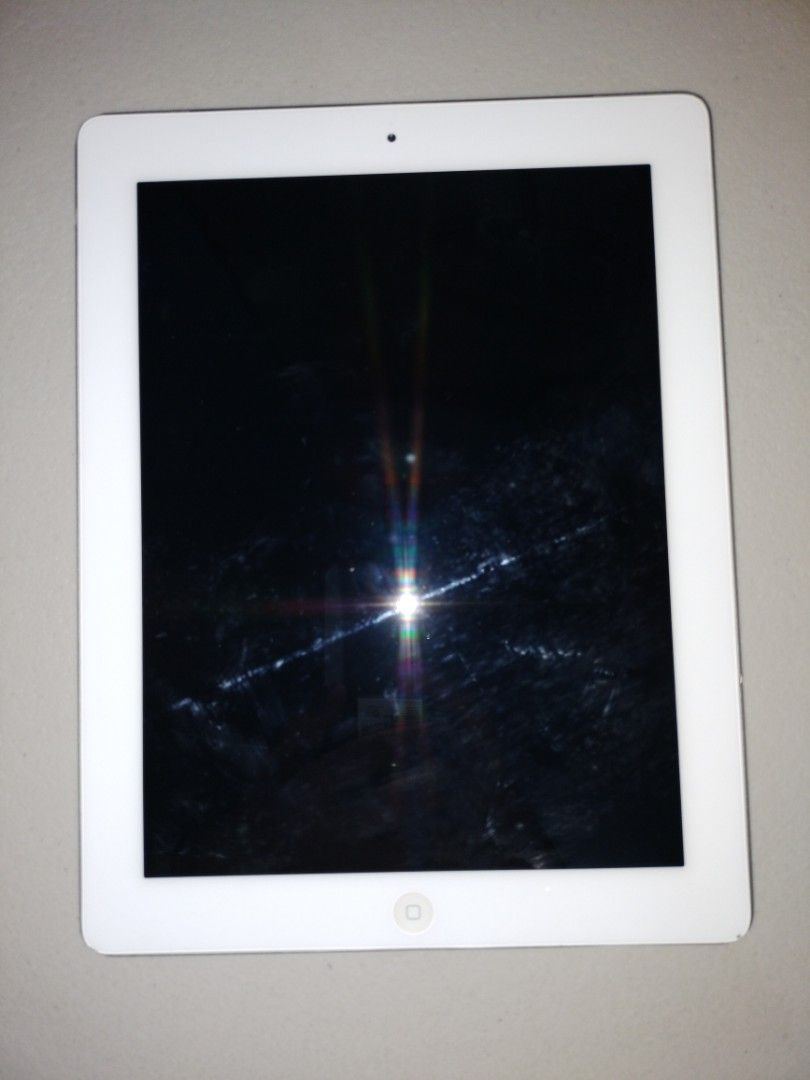 Apple iPad 4 (Not Working) (Category: iPad) located in San Isidro. Submitted by ficany (Listing ID 1403480912, Image 2). Description: Not working / broken Cord included MOP: GCash (or other digital banks) MOD: J&T POLICIES: - Shipping fee c/o buyer - No return, no exchange - Item will be reserved only after payment (item price + SF) - COD not available.