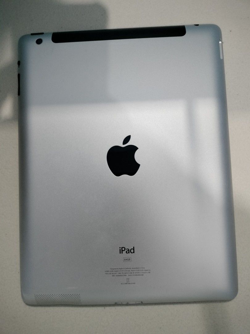 Apple iPad 4 (Not Working) (Category: iPad) located in San Isidro. Submitted by ficany (Listing ID 1403480912, Image 1). Description: Not working / broken Cord included MOP: GCash (or other digital banks) MOD: J&T POLICIES: - Shipping fee c/o buyer - No return, no exchange - Item will be reserved only after payment (item price + SF) - COD not available.
