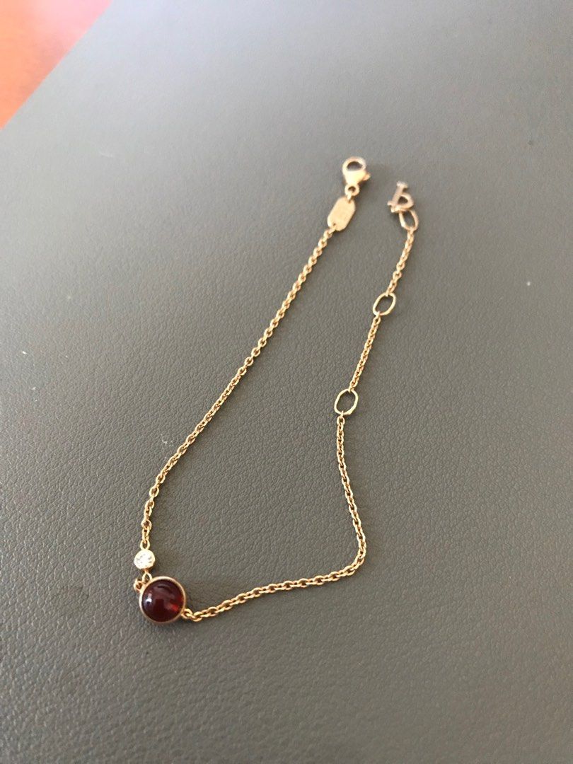 Auth Piaget possession bracelet carnelian (Category: Bracelets) located in Muntinlupa City. Submitted by shoebizzness (Listing ID 1403431475, Image 1). Description: Guaranteed authentic Piaget possession bracelet With carnelian and diamond Check eBay usa or 1st Dibs for comparison so you know how to authenticate prelove jewelry so we don’t waste each other’s time Meet up mkt or alabang No box no papers Bracelet pnly last price fixed Gold is at an
