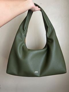 (Category: ) located in . Submitted by preloved923 (Listing ID 1403457888, Image 1). Description: .