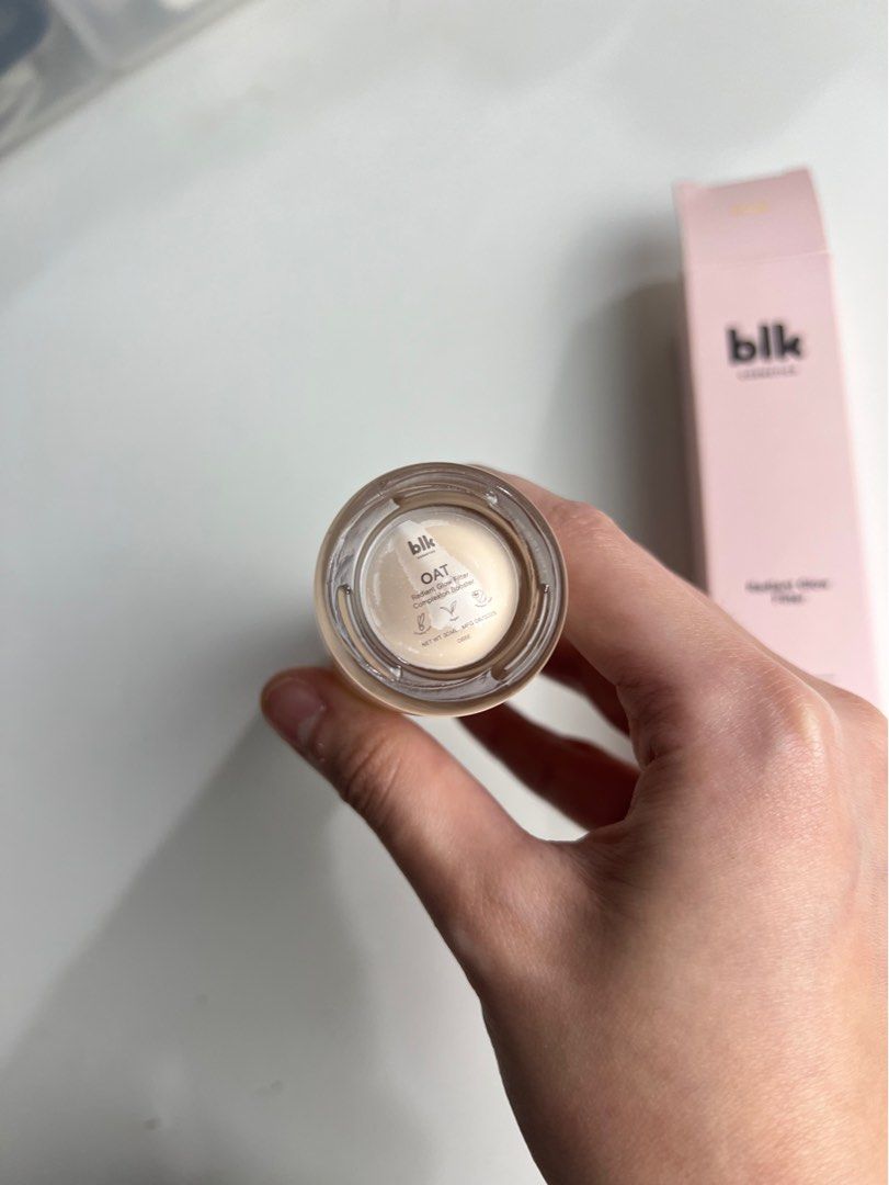 BLK Radiant Glow Filter Illuminator (Category: Makeup) located in Manila. Submitted by hellotrish (Listing ID 1403591215, Image 3). Description: - Shade OAT - Used 3 times only - Slightly negotiable - Meet-up/lalamove/j&t.