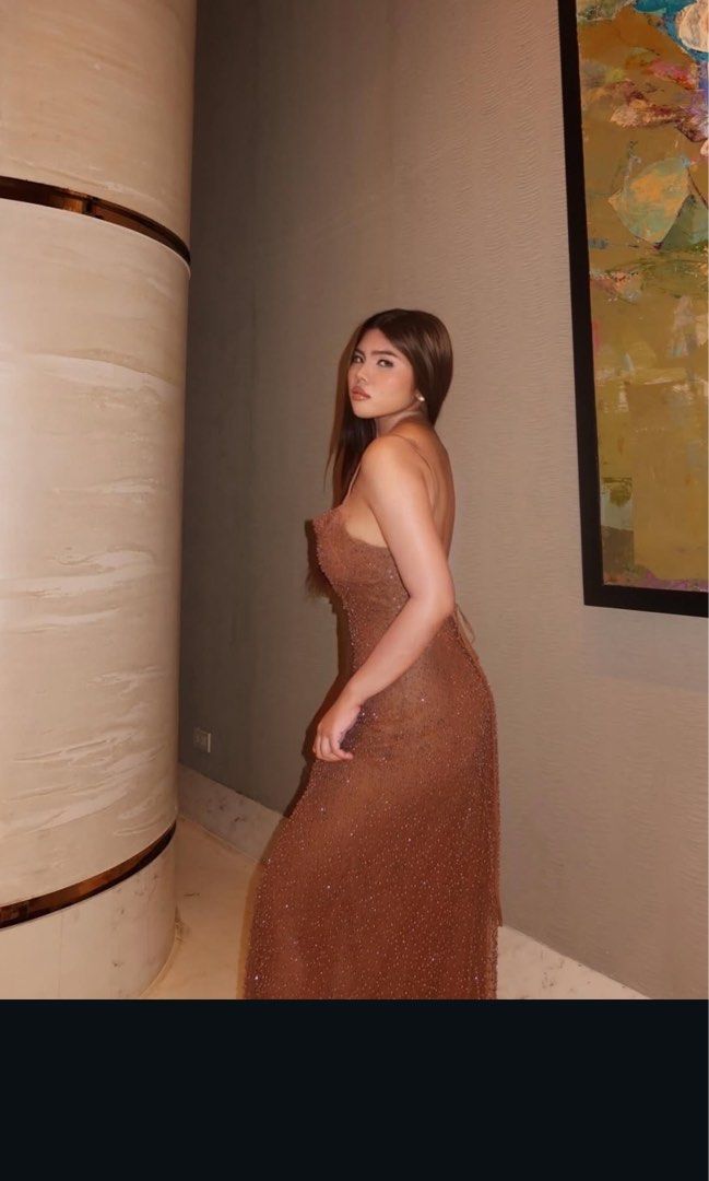 Brown Formal Dress FOR RENT (Category: Dresses) located in Manila. Submitted by regaliarack (Listing ID 1398139023, Image 1). Description: FOR RENT formal dress Size S (34-25-34)(stretchable) (CAN FIT XS-S) ⬥ The minimum rental period is 1 day (24 hours). ⬥ The rental period starts at the confirmed pick-up or delivery time and ends at the agreed return date and time. ⬥A security deposit of ₱1,000 is required. This will be fully refunded once the 