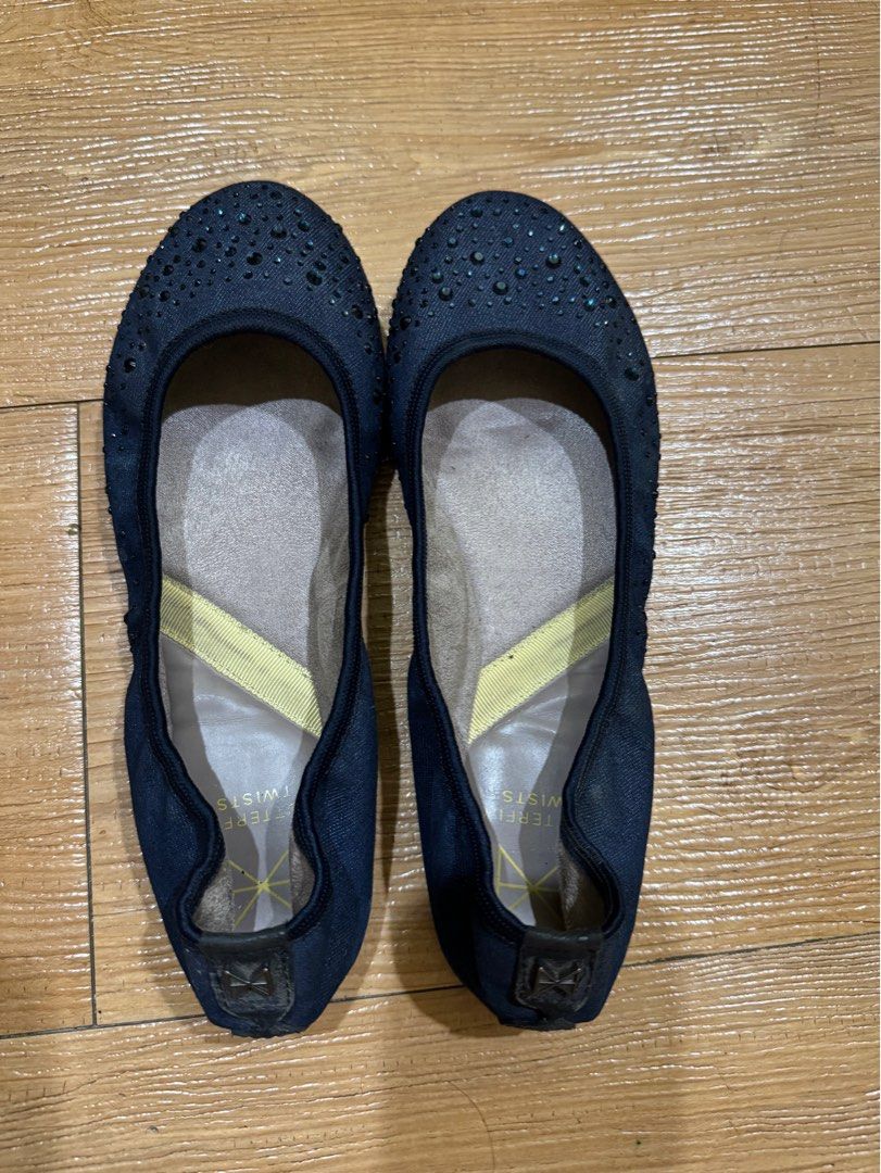 Butterfly Twists Denim flats size 36 (Category: Flats & Sandals) located in Marikina City. Submitted by cece_closet (Listing ID 1403426186, Image 2). Description: Please swipe all photos to see condition of the shoes. If interested, please make an offer for the item. Upon acceptance of offer, the item will be reserved to you for 3 days to settle/deposit payment. If no reply or payment has been received, the item will be unreserved for other inter